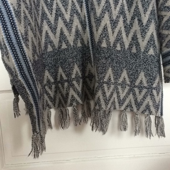 Sweater poncho - Picture 4 of 5